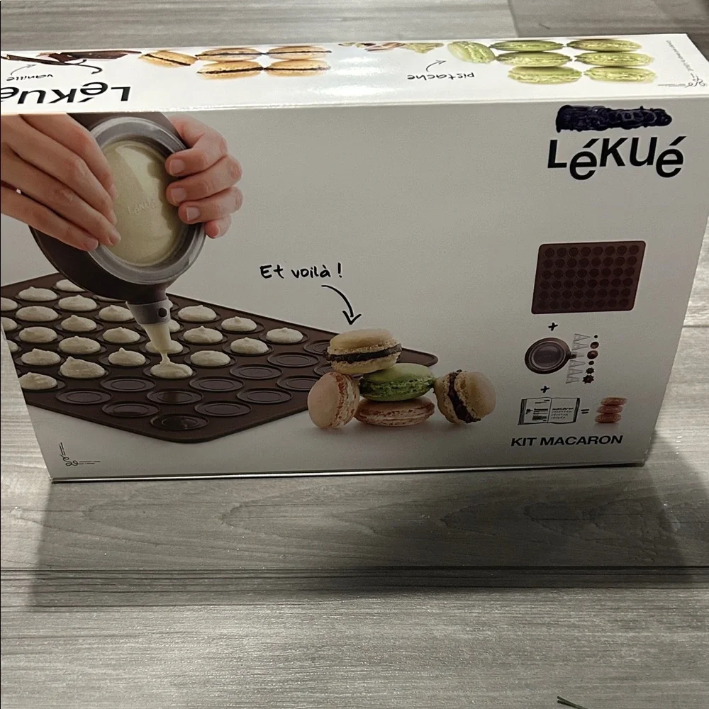 Lékué Macaron Kit & Macaron kitchen Towel